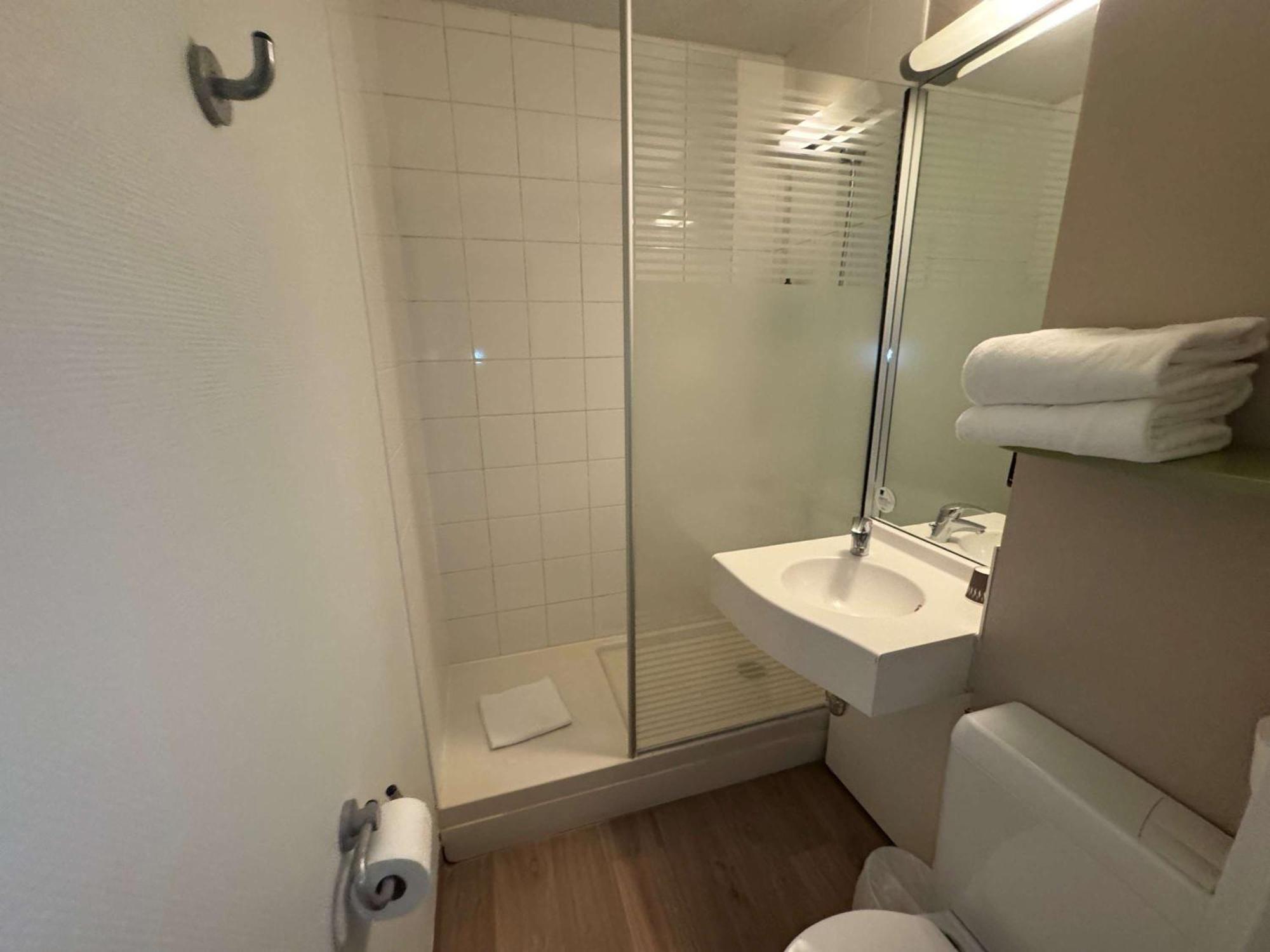 Ibis Budget Rouen Parc Des Expos Zenith Saint-Étienne-du-Rouvray Екстериор снимка